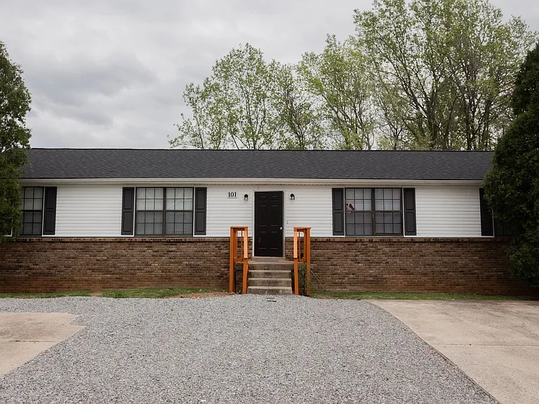 101 Bennett Dr — Photo 4