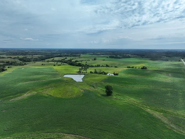 Glover St, Osceola, IA 50213