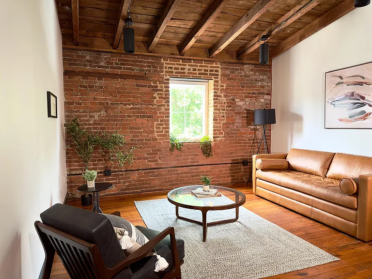 437 W Grant St #302 — Photo 3