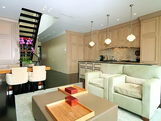 Sold by Sotheby's International Realty | media 17