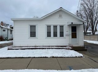 1131 Stuart St, Green Bay, WI 54301