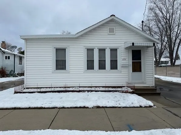 1131 Stuart St, Green Bay, WI 54301