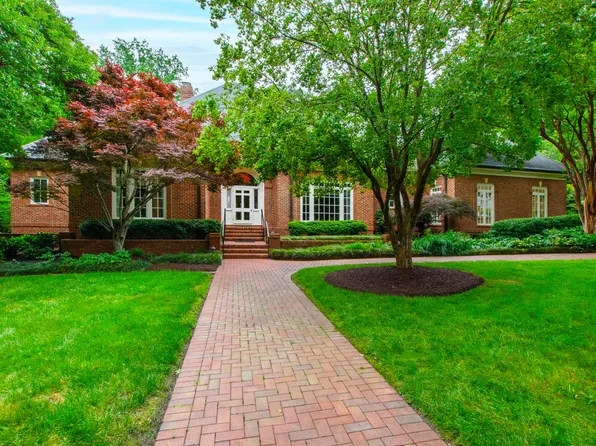 1904 Chase Ct, Raleigh, NC 27607