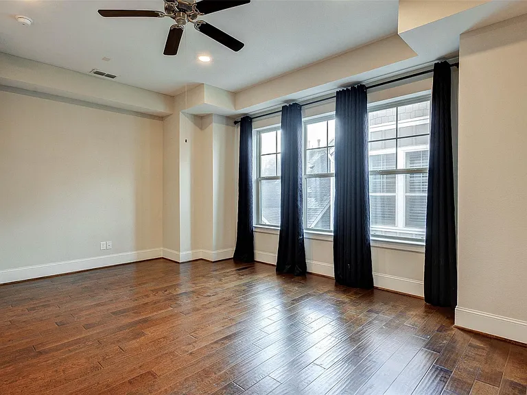 720 N Shepherd Dr — Photo 28