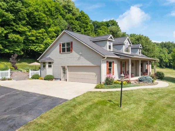 14567 Lisbon St NE, Paris, OH 44669
