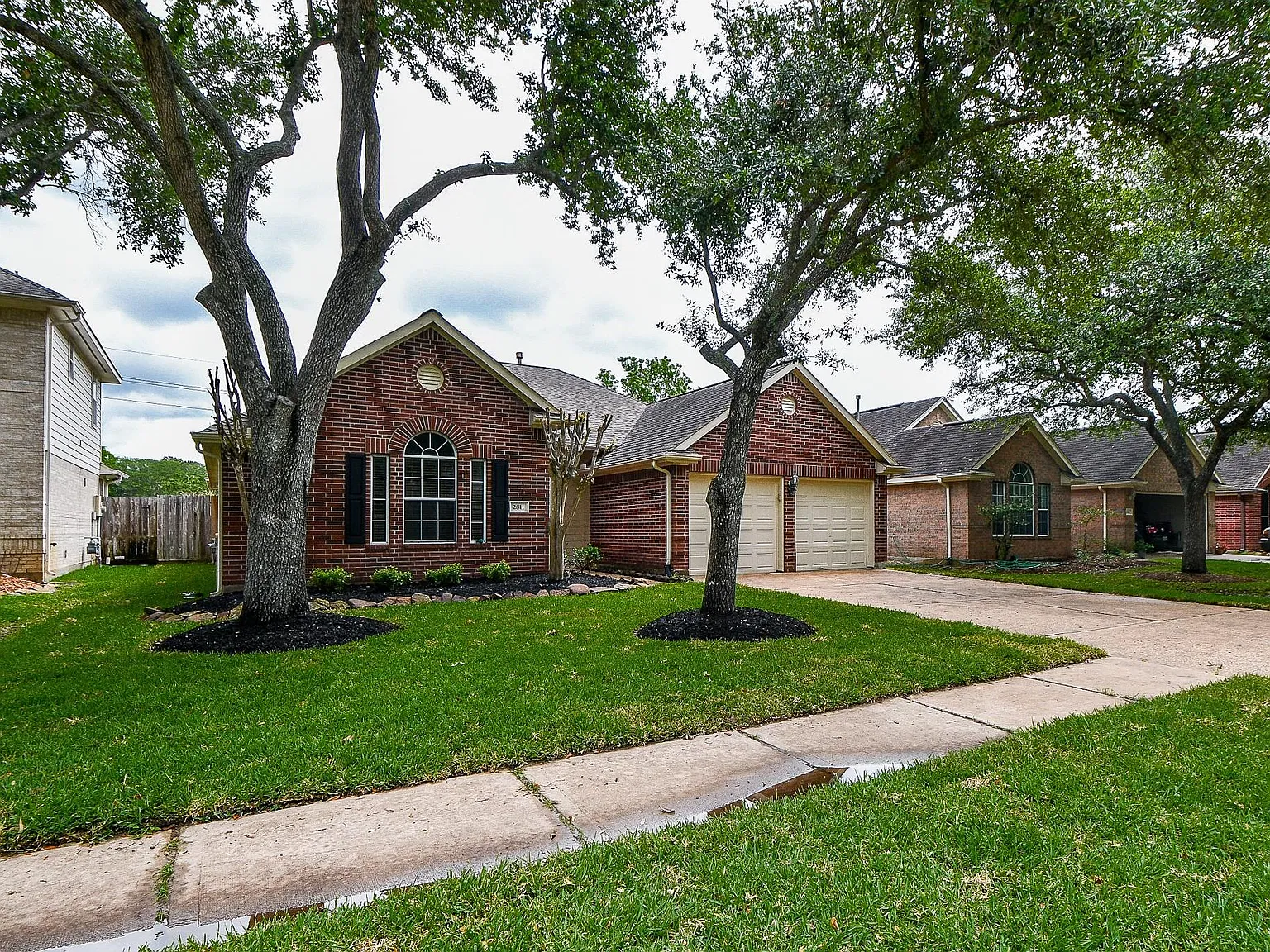 3 bed, 2.0 bath, 1674 sqft, $2,200 — Photo 1