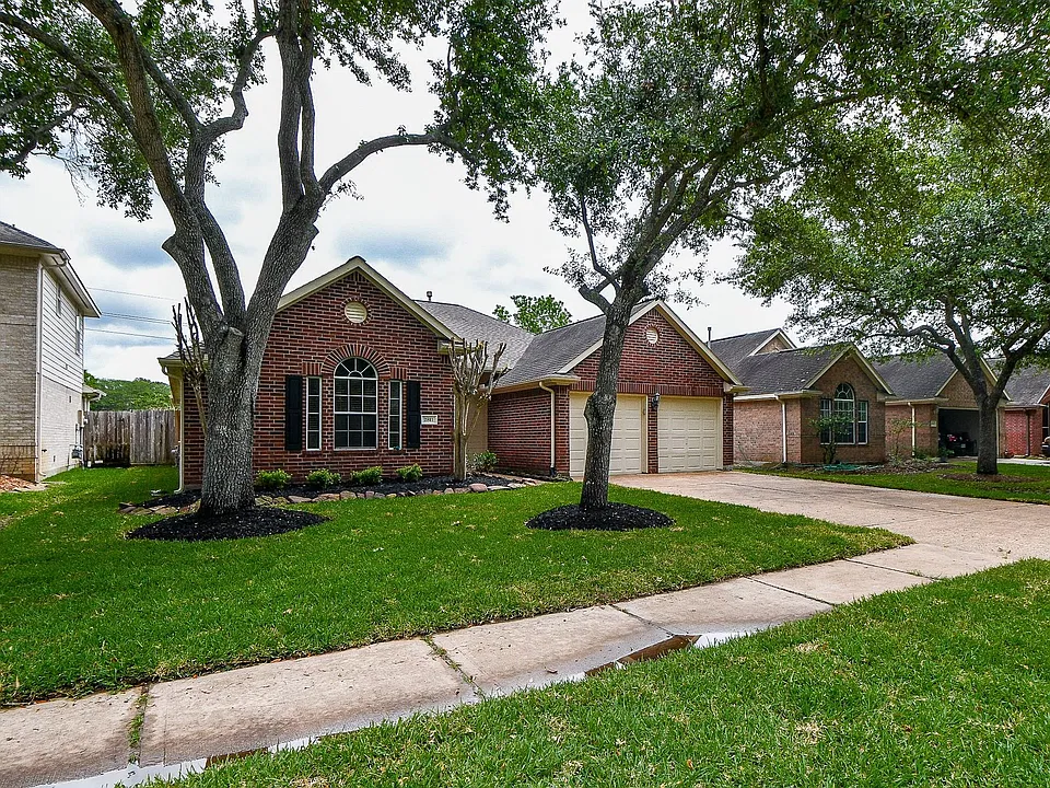 2811 Rayburn Ridge Dr