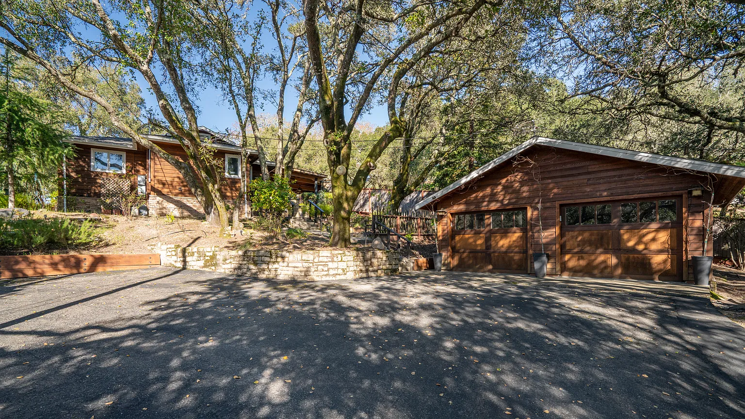 9412 Chalk Hill Rd photo 1