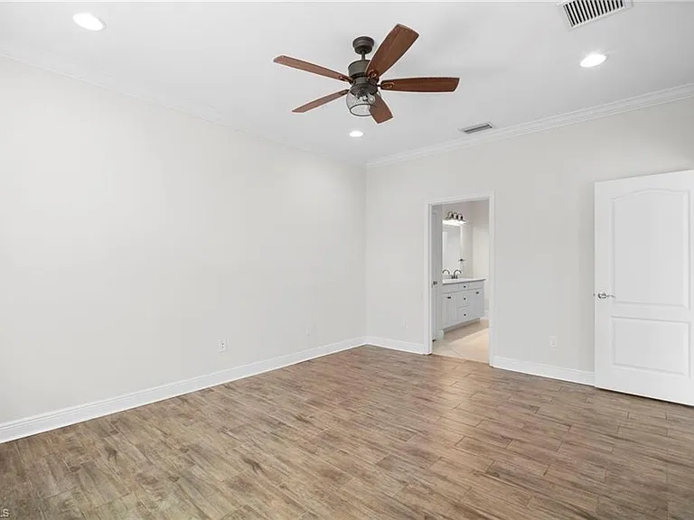 6934 Avalon Cir #405 — Photo 8