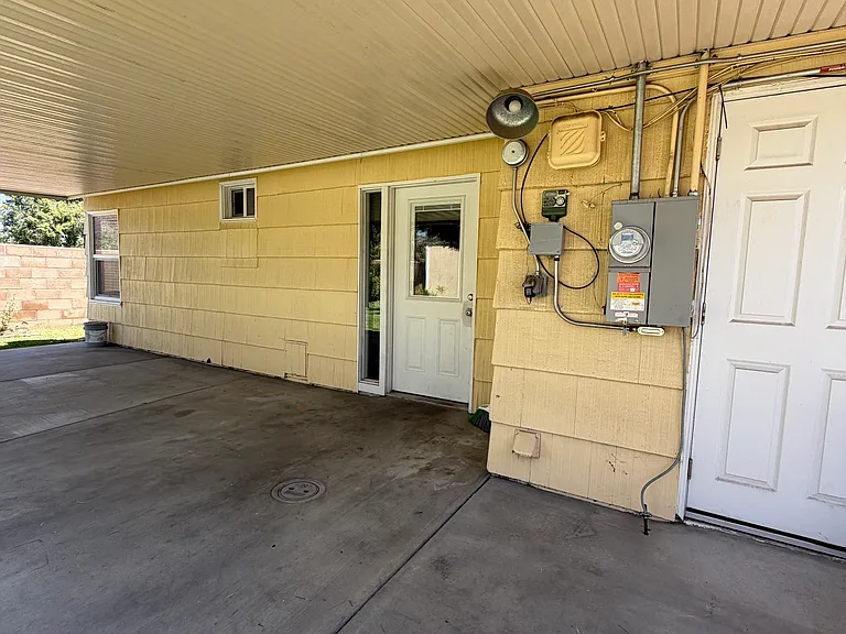 1591 N Delno Ave — Photo 20