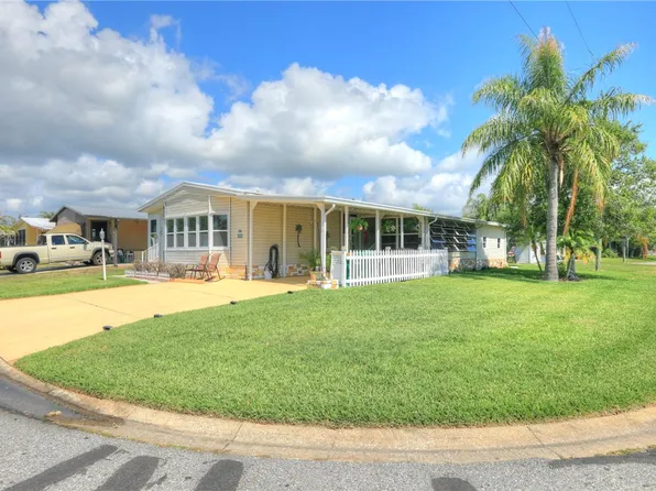 600 Dolphin Cir, Barefoot Bay, FL 32976