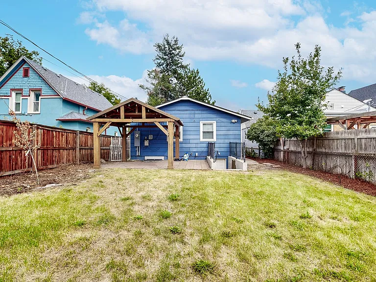 1381 Osceola St — Photo 37