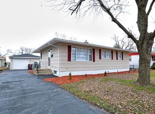 24 Arrowhead Dr, Thornton, IL 60476