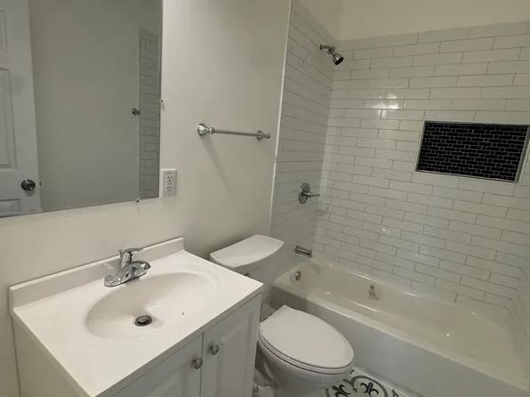 (undisclosed Address), Chicago, IL 60649