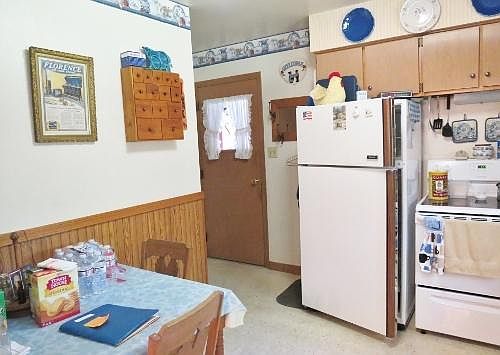 3rd image of 2106 Mary Ave