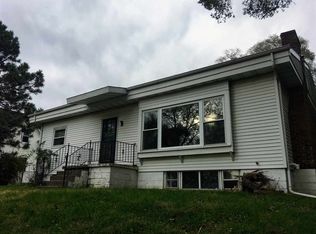 920 Althauser Ave, Dubuque, IA 52001