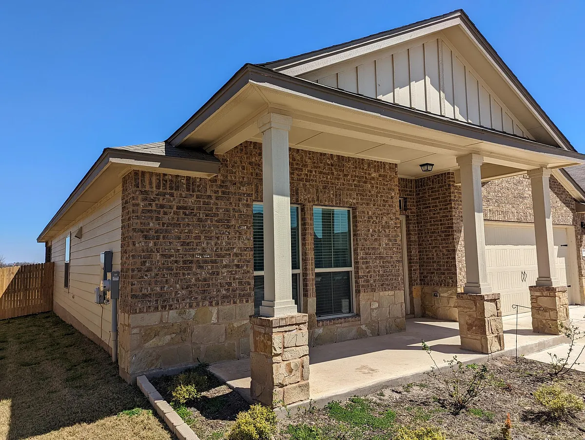 Building Photo - 113 Kyra Ln