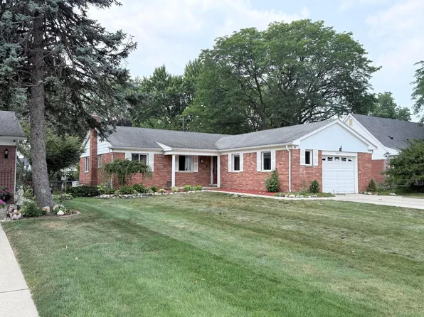 8891 Ball St, Plymouth, MI 48170