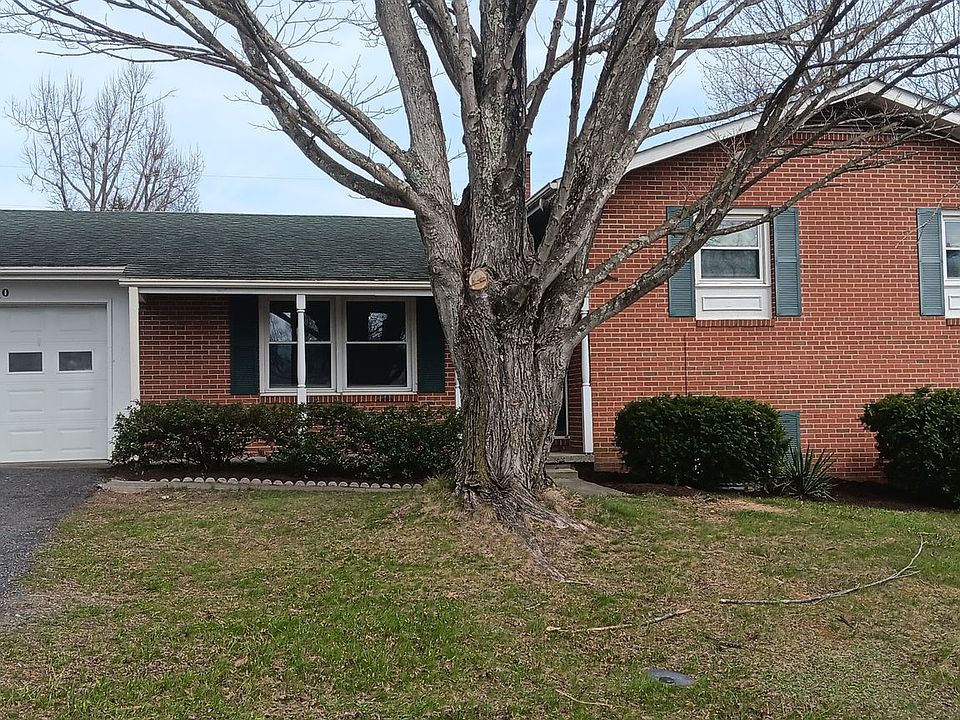 1st image of 290 Hickory Dr