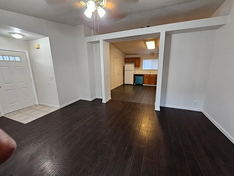 1048 Jean Ave — Photo 3