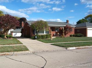 27344 Roan Dr, Warren, MI 48093