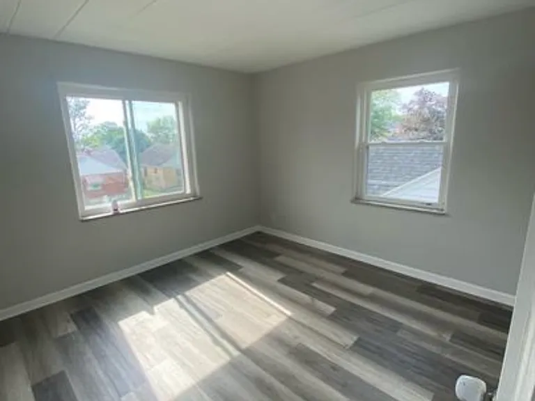 2331 Rugby Rd — Photo 11