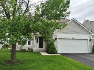 2529 Rosehall Ln, Aurora, IL 60503