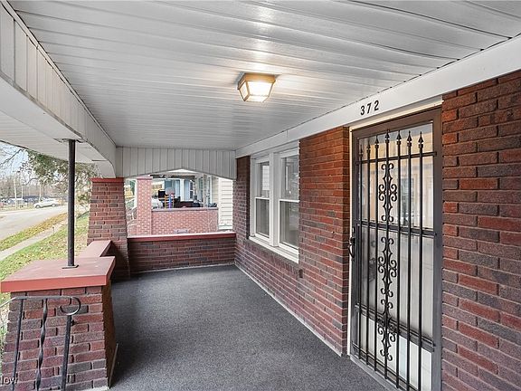 3rd image of 372 Trigonia Dr