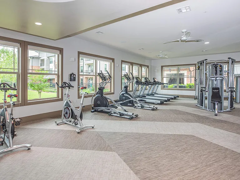 Residence at Oakmont Apartments — Photo 10