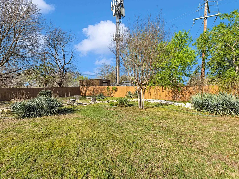6730 Carmona Pass — Photo 23