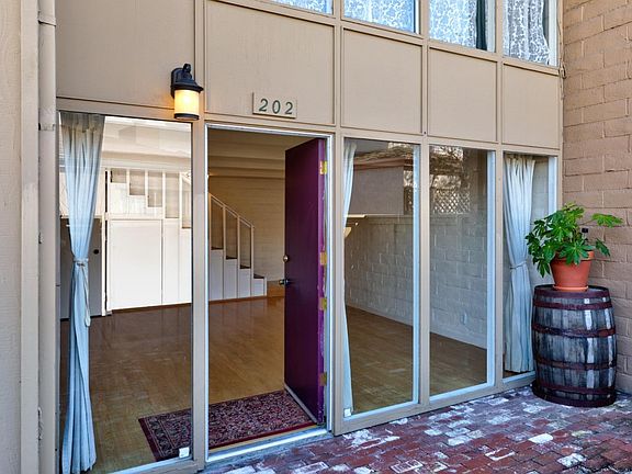 2nd image of 451 Dela Vina Ave APT 202