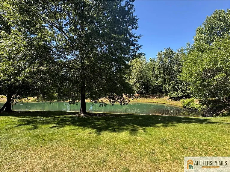 7 Sheffield Ct — Photo 18