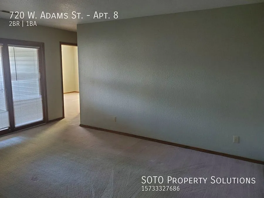 Building Photo - 720 W Adams St #8
