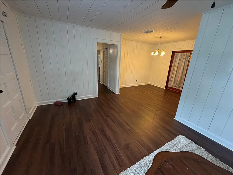 118 E Pine St — Photo 5