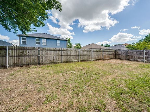 5th image of 700 Capricorn Dr