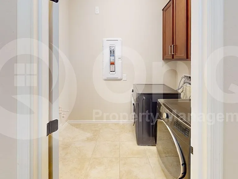 8943 W Marshall Ave — Photo 22