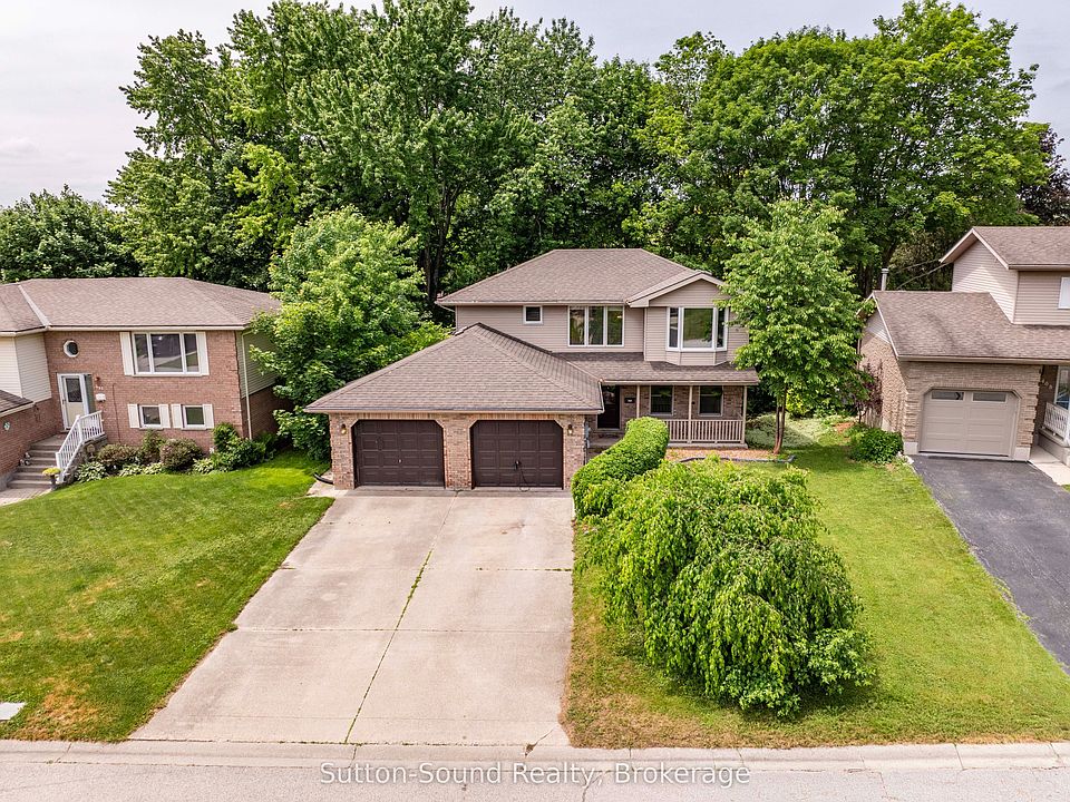 1st image of 460 8th Ave E