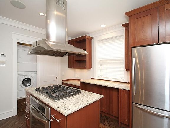 2nd image of 1406 W Cornelia Ave #Two