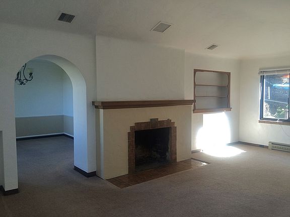5th image of 214 W Cliff Dr