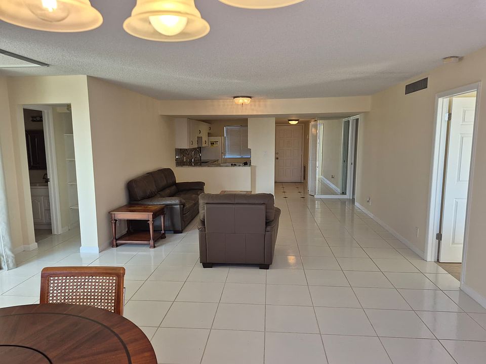 1st image of 4545 Luxemburg Ct