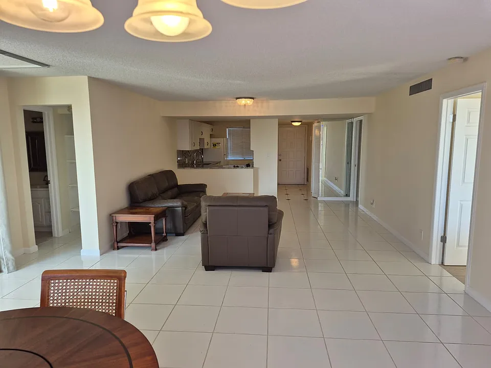 4545 Luxemburg Ct