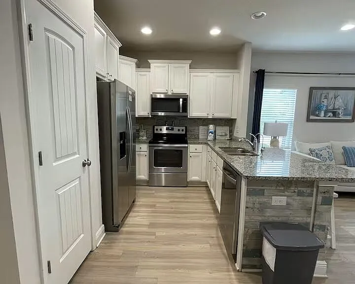 7574 Shadow Lake Dr — Photo 2