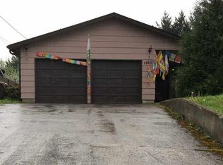 1361 Poplar St, Sweet Home, OR 97386