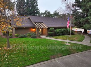 2010 Promontory Point Ln, Gold River, CA 95670