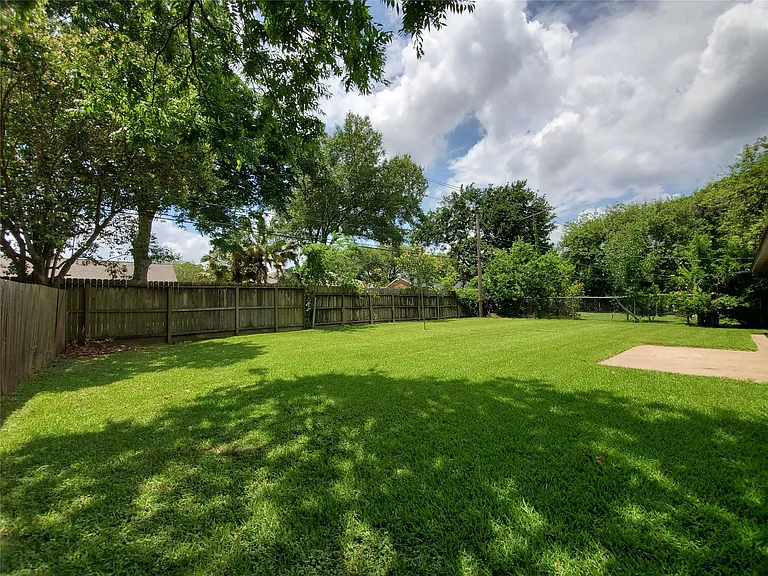8815 Bellaire Blvd — Photo 22