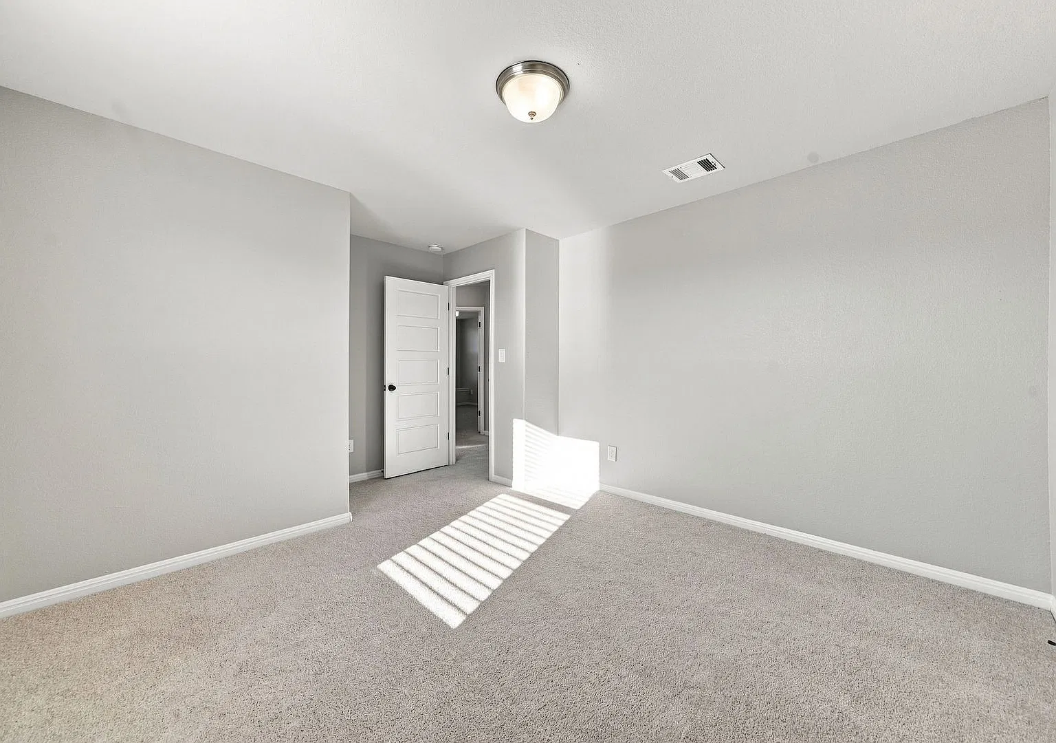For Lease — Photo 3