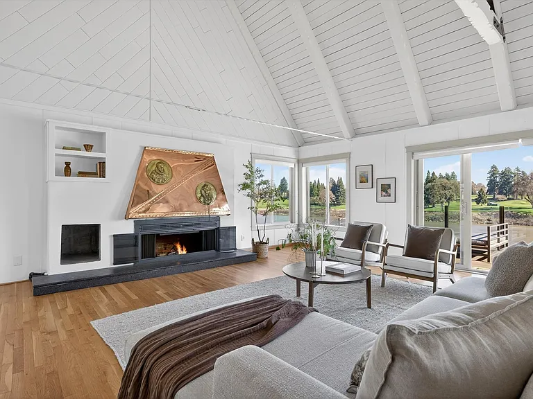 10150 S Riverside Dr — Photo 10