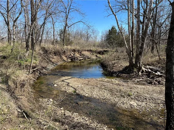 W 239th St, Louisburg, KS 66053