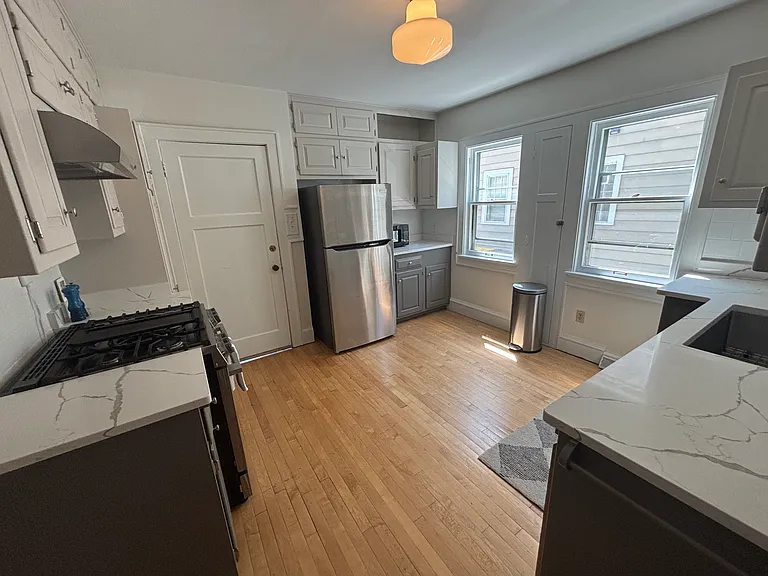 4228 N Woodburn St — Photo 3