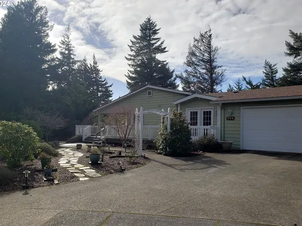 642 35th Ct, Florence, OR 97439